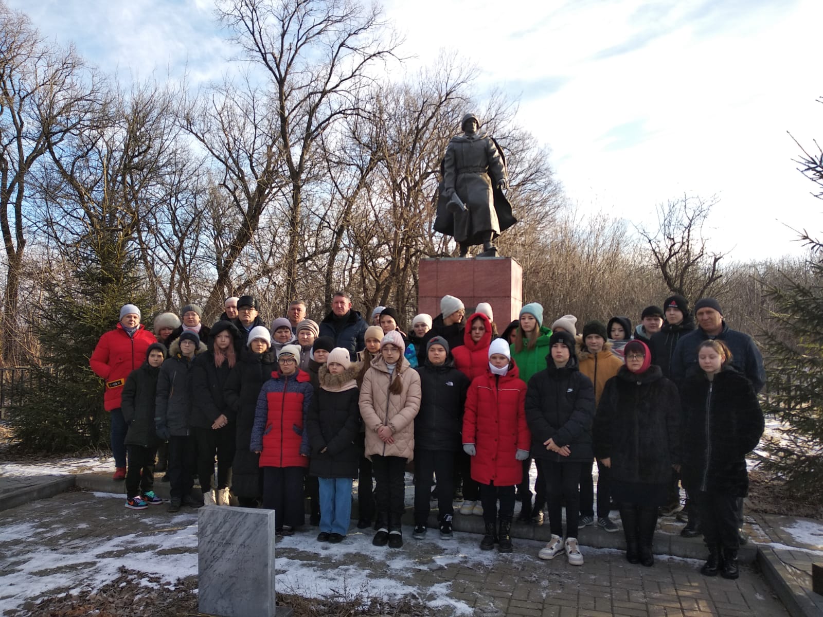 Митинг на братской могиле №293 в с. Губарёво.